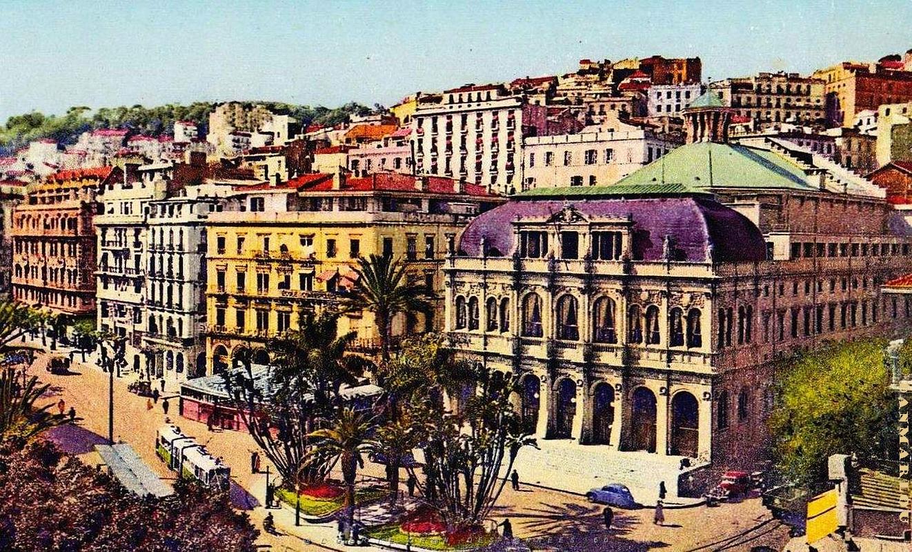 Alger - Opera - Place Aristide Briand.jpg